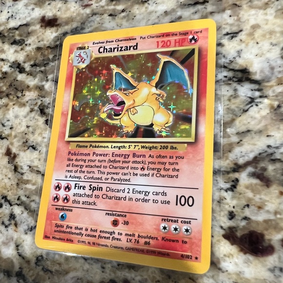 Holo Charizard - 4/102 - Pokémon Card - Picture 2 of 4